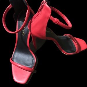 Red liliana heel